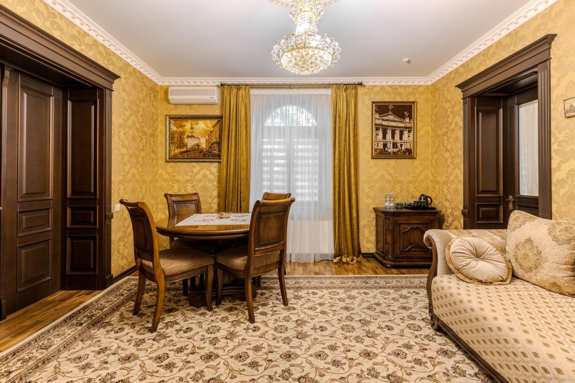 Luxury Boutique Andreevskiy Lviv Exterior foto